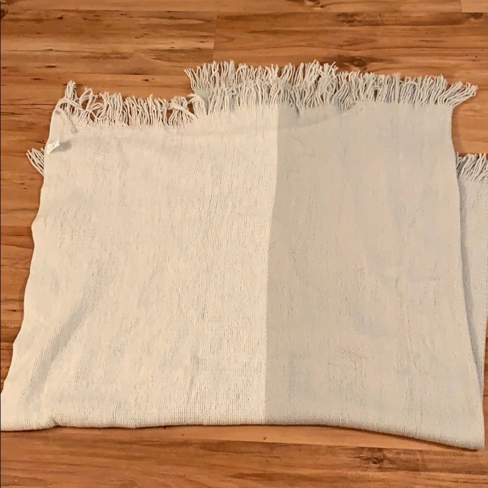 NWOT super soft blanket with fringe